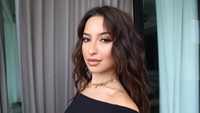Memiliki keturunan wajah bule, latina makeup Jennifer Coppen terlihat lebih soft [@jennifercoppenreal20]