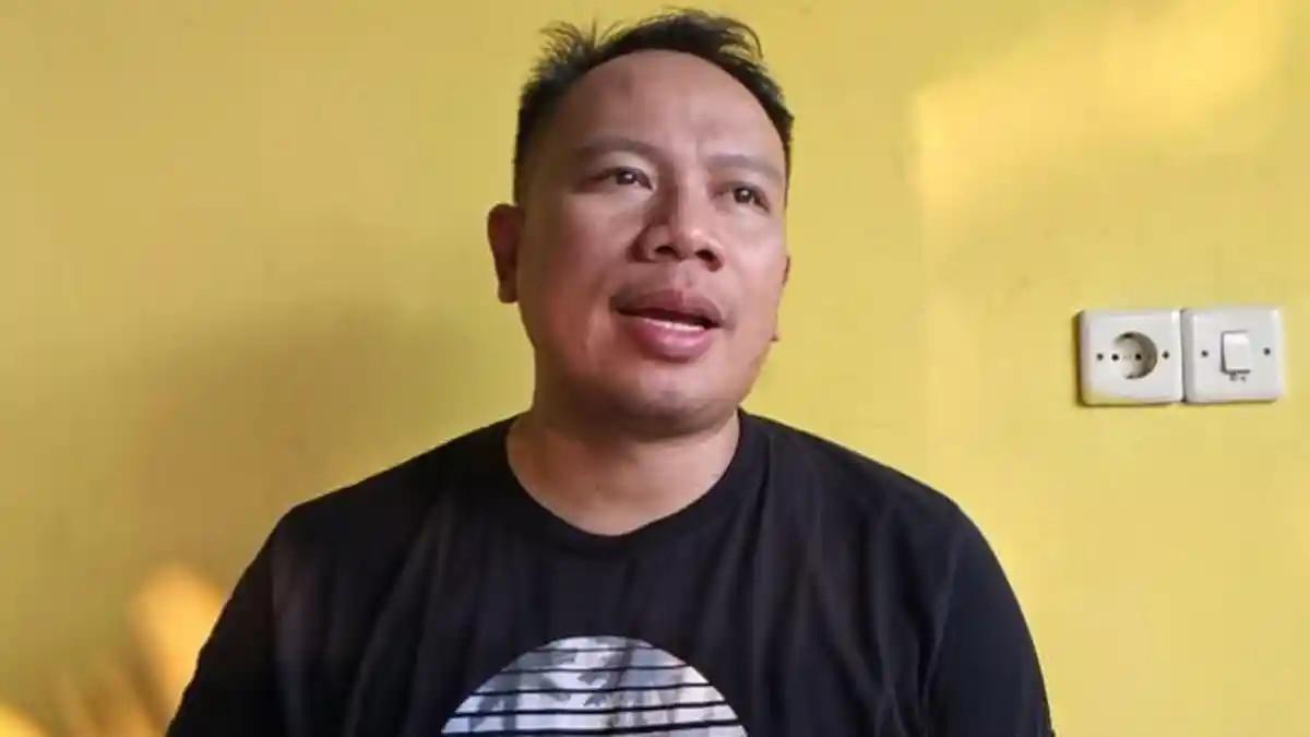 DIDUGA PUNYA UTANG - Artis Vicky Prasetyo diduga terlibat persoalan utang dengan seorang perempuan bernama Nunun Lusida (60). Nilai utang tersebut disebut mencapai Rp 700 juta. Presenter Vicky Prasetyo di Kota Depok, Jawa Barat, Senin (18/12/2023).