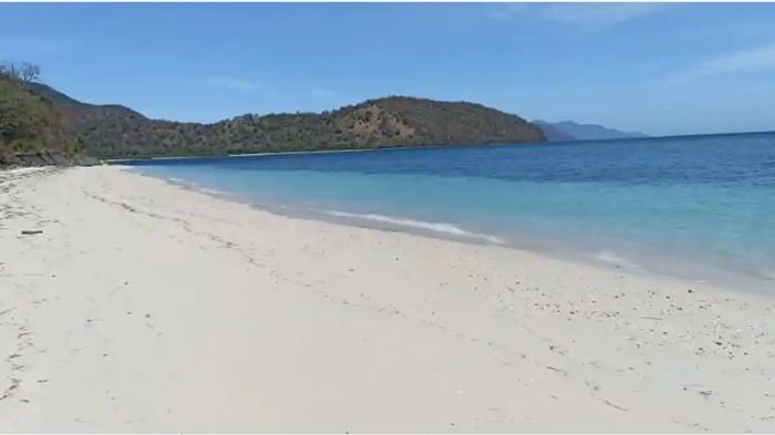 Pesona Pantai Pasir Putih Lewomada , Bak Surga Tersembunyi di Sikka - Flores