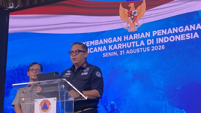 Deputi Bidang Penegakan Hukum Lingkungan Hidup KLH, Rizal Irawan konferensi pers penanganan karhutla di Gedung BNPB Jakarta, Senin (31/8/2026). (liputan6.com/Devira Prastiwi).