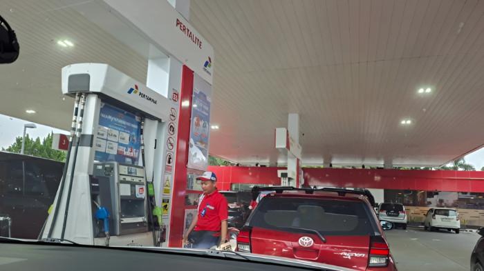 SPBU POLONIA- Satu diantara SPBU yang ada di Kota Medan yang buka 24 jam. SPBU tersebut berada di kawasan Medan Polonia.