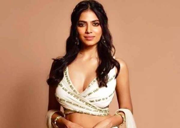 Malavika-Mohanan-Actress