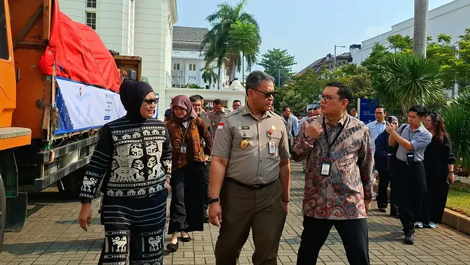 Bank Indonesia (BI) mengirim bantuan logistik bagi korban bencana gempa di Nusa Tenggara Timur (NTT).