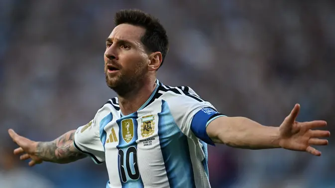 Lionel Messi Penyerang Argentina, Lionel Messi, merayakan gol pertama yang dicetak timnya dalam laga Grup J Piala Dunia 2026 antara Argentina melawan Aljazair di Stadion Kansas City, Kansas City, pada 16 Juni 2026. (Roberto SCHMIDT / AFP)