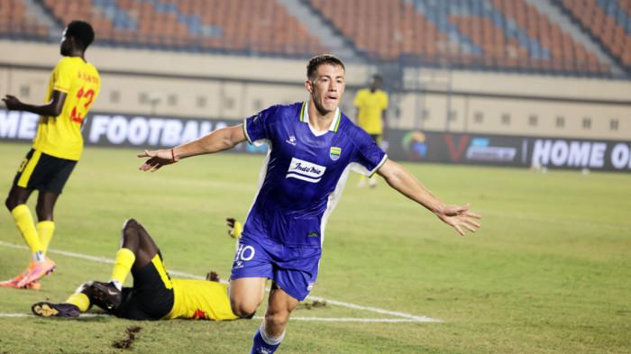SELEBRASI - Winger Persib Bandung, Mariano Peralta merayakan gol setelah berhasil memecah kebuntuan dan menjadi pahlawan kemenangan Persib saat menghadapi Manila Digger pada play-off AFC Champions League Two (ACL 2) 2026/2027, Senin (31/8/2026) malam WIB.
