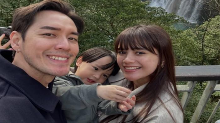 UNGGAHAN SUAMI -- Anthony Xie mengunggah foto kebersamaan terakhirnya dengan Audi Marissa dan sang putra jelang sidang cerai perdana pada Kamis (3/9/2026). Dalam keterangan fotonya, Anthony menegaskan bahwa meski ikatan sebagai suami istri berakhir, hubungan mereka sebagai orang tua tidak akan terputus.