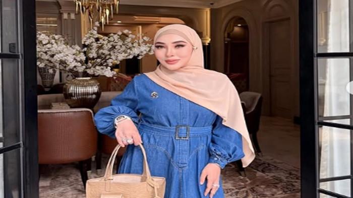 SHELLA SAUKIA - Mengenal sosok Shella Saukia, pengusaha  asal Aceh yang beri modal usaha Melda Safitri, istri yang diceraikan suami jelang pelantikan dan penerimaan SK PPPK (Pegawai Pemerintah dengan Perjanjian Kerja).