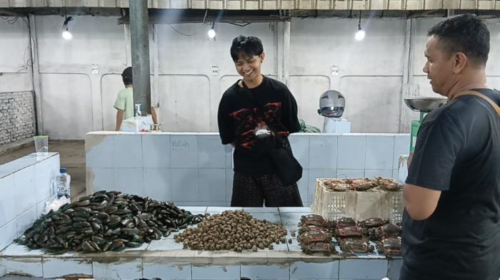 PEDAGANG KELUHKAN SEPI DI LOKBIN