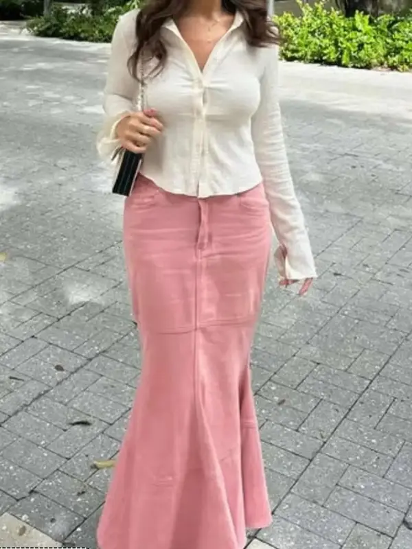 Denim maxi skirt (instagram.com/kiaralindeborg)