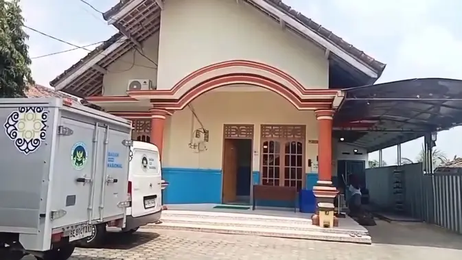 Warga Desa Bumi Daya, Kecamatan Palas, Kabupaten Lampung Selatan, mengeluhkan bau menyengat yang diduga berasal dari limbah cair dapur SPPG. (Liputan6.com/Ardi Munthe).
