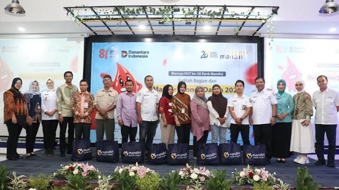 Bank Mandiri menggelar kegiatan bakti sosial berupa donor darah.