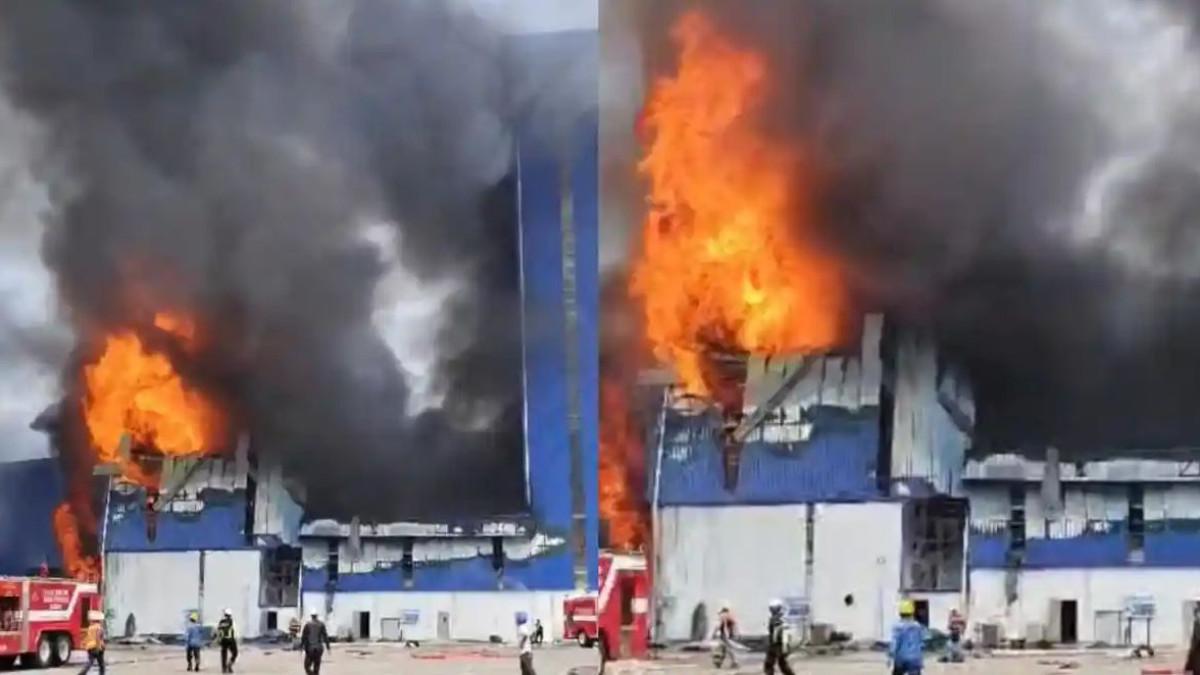 Kebakaran melanda pabrik PT Evyap Sabun Indonesia di Kawasan Ekonomi Khusus (KEK) Sei Mangkei, Kecamatan Bosar Maligas, Kabupaten Simalungun, Sumatera Utara, Kamis (3/9/2026) sekitar pukul 10.00 WIB.