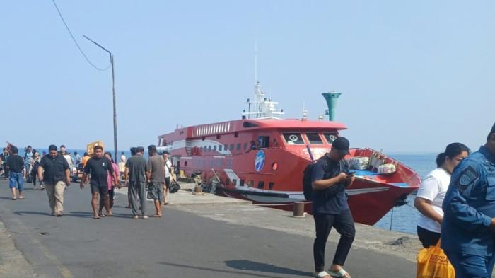 JADWAL KAPAL - Potret aktivitas di Pelabuhan Manado.