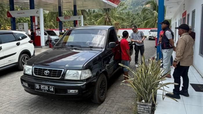 Diduga jadi biang antrean panjang di Stasiun Pengisian Bahan Bakar
