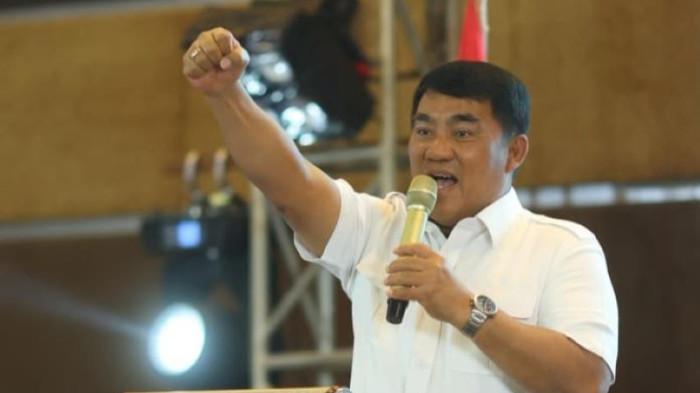 RAKER - Ketua DPD Partai Gerindra Sulawesi Utara (Sulut) Yulius Selvanus mengobarkan semangat kader untuk semakin solid dan bergerak memenangkan Partai Gerindra di Sulut. Hal itu disampaikan Yulius Selvanus saat menghadiri Rapat Kerja Cabang (Rakercab) DPC Partai Gerindra Kota Manado yang digelar di Courtyard by Marriott Manado, Sabtu (5/9/2026).