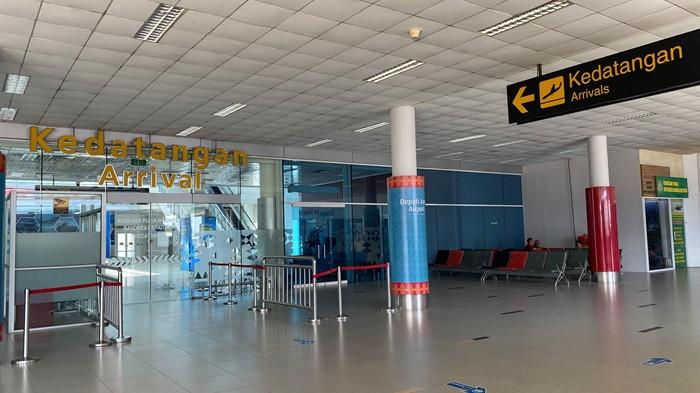 Suasana di pintu kedatangan Bandara Depati Amir Pangkalpinang, Provinsi Kepulauan Bangka Belitung, terlihat relatif sepi pada Minggu (6/9/2026).