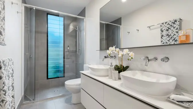 Kamar Mandi dan Area yang Lembap. (Gambar: Steven Ungermann/Unsplash)