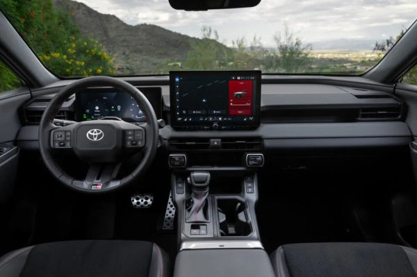 2026_Toyota-RAV4-PHEV_GR-Sport_SupersonicRed_200_NR-1500x998
