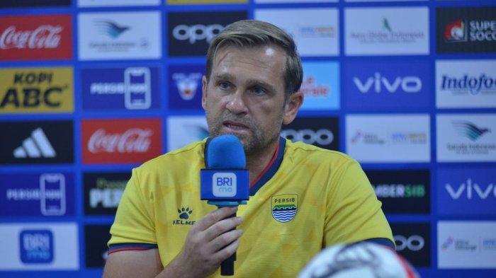 PERSIB Bandung resmi menunjuk Igor Tolic sebagai Head Coach baru untuk memimpin tim pada musim 2026/2027.