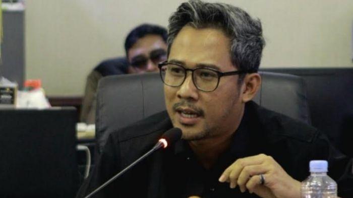 KERAS - Sekretaris Fraksi Gerindra DPRD Surabaya Azhar Kahfi. Azhar Kahfi bereaksi keras atas insiden pembacokan yang membawa korban dua remaja. Keduanya dibacok dan dipukul balok saat naik motor di momen Lebaran 2026