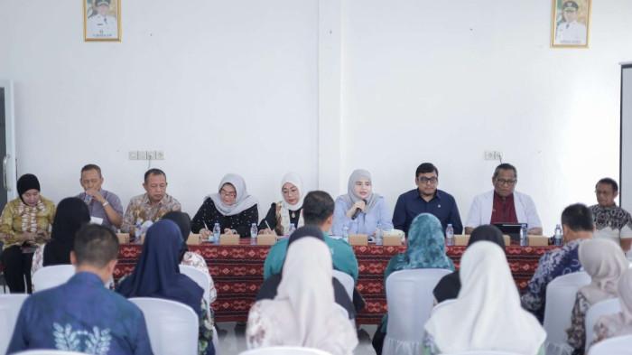 Komisi IV DPRD Kalimantan Selatan saat melakukan monitoring ke Puskesmas Mandastana 01