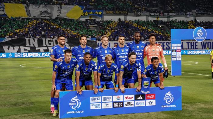 STARING XI - Starting XI Persib Bandung dalam laga pekan pertama Super League 2026/2027 melawan PSM Makassar di Stadion Gelora Bandung Lautan Api (GBLA), Kota Bandung, Jawa Barat, pada Minggu (6/9/2026) malam. Persib menang 3-1.