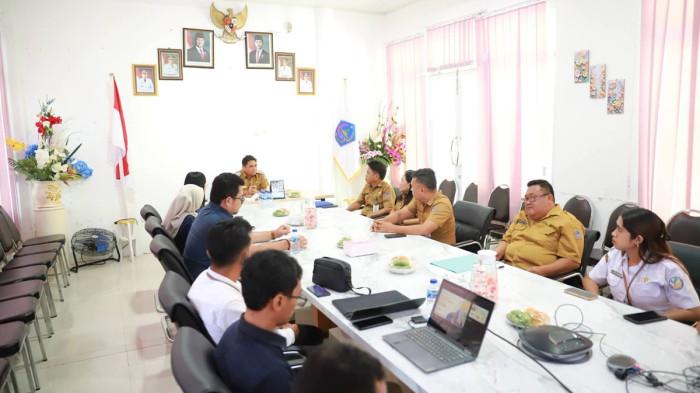 Plt Bupati Kepulauan Siau Tagulandang Biaro (Sitaro), Heronimus Makainas, SE, drfh