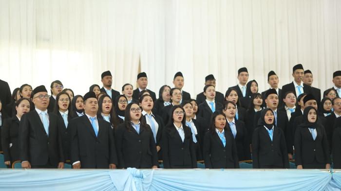 PEMPROV SULUT - Para ASN yang ikut pengambilan sumpah/janji jabatan fungsional di lingkungan Pemerintah Provinsi Sulawesi Utara di Aula Mapalus Kantor Gubernur Sulut, Senin (7/9/2026).