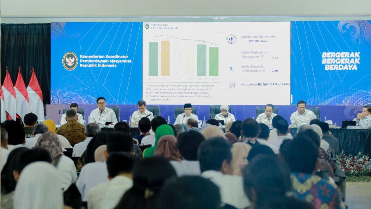 PENGENTASAN KEMISKINAN KLATEN - Bupati Klaten Hamenang Wajar Ismoyo menyampaikan strategi pengentasan kemiskinan dalam Rakorda di Graha Wisata Niaga, Kota Surakarta, Jumat (4/9/2026).
