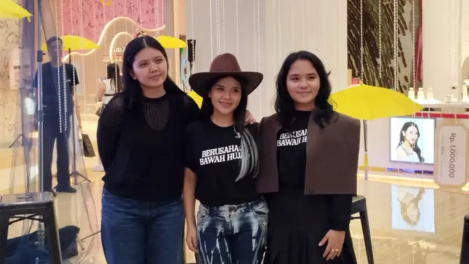 Idgitaf Siapkan Pementasan Berusaha di Bawah Hujan.  (M Altaf Jauhar/ Liputan6.com)
