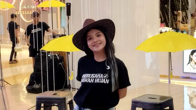 Idgitaf Siapkan Pementasan Berusaha di Bawah Hujan.  (M Altaf Jauhar/ Liputan6.com)