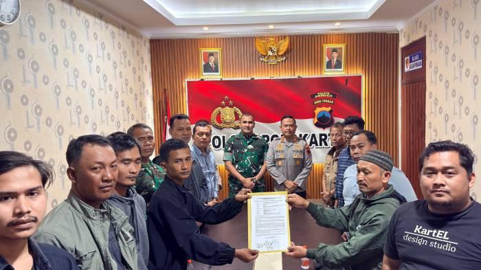 BERTEMU. Pertemuan antara perwakilan Persaudaraan Setia Hati Terate (PSHT) dan PSNU Pagar Nusa di Aula Mapolsek Polokarto, Senin (7/9/2026) malam. Polisi melakukan mediasi pasca bentrok.