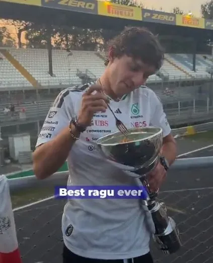 Unik! Menang di Monza, Kimi Antonelli Makan Pasta dari Trofi Formula 1