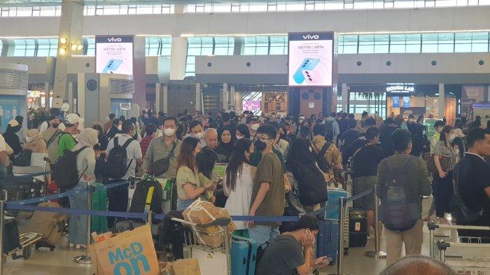 Suasana membludaknya di Terminal 3 Bandara Soekarno-Hatta 