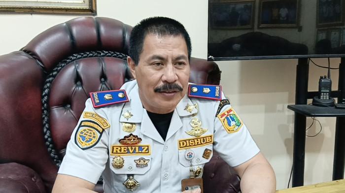 Kepala Terminal Kampung Rambutan, Revi Zulkarnain saat memberikan keterangan di Jakarta Timur, Selasa (8/9/2026).