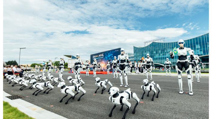 ROBOT HUMANOID - Demo unjuk performa robot humanoid Mornine buatan AiMOGA Robotics di China. Robot humanoid buatan mereka menjangkau lebih dari 60 negara dan wilayah, termasuk Indonesia.