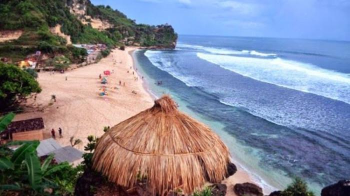 Pantai Pok Tunggal - Pantai Pok Tunggal adalah salah satu pantai yang ada di Gunungkidul yang cocok sebagai tempat wisata saat liburan bersama keluarga atau pasangan.