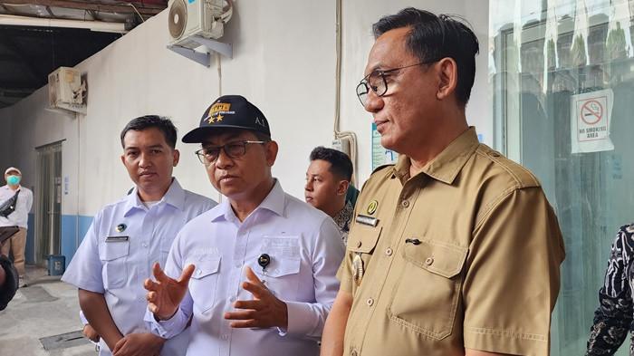 TINJAU SPPG - Tenaga Ahli Utama KSP RI, Aby Ismawan, didampingi Wakil Wali Kota Yogyakarta, Wawan Harmawan, seusai meninjau operasional SPPG Sorosutan 3, Kota Yogyakarta, Senin (7/9/2026).