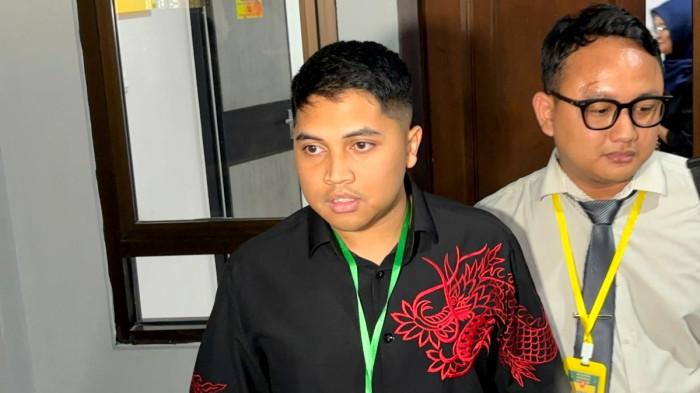 NAFKAH - Muhammad Zidan, suami aktris Raisya Bawazier, di Pengadilan Agama Jakarta Pusat, Selasa (8/9/2026). Ia menyetujui nafkah yang diminta Raisya dalam proses cerai.