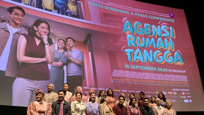Ardit Erwandha bersama pemeran film Agensi Rumah Tangga - © KapanLagi.com/Kinanti Kayla Putriku