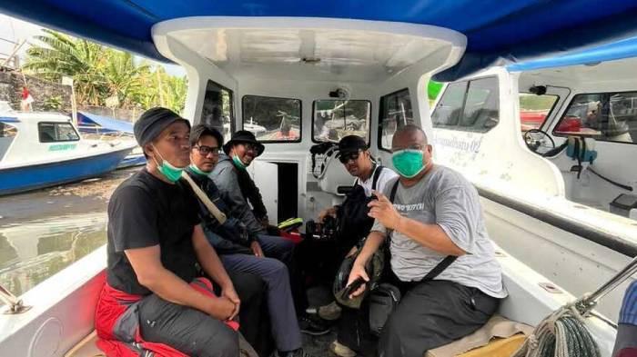 Lima orang jurnalis sebelum berangkat menuju Gunung Anak Krakatau pada Senin (7/9/2026).(Dokumentasi Keluarga)