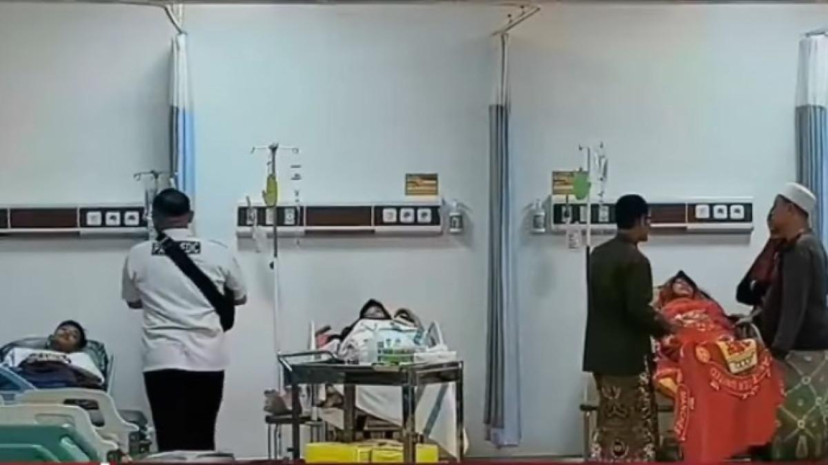 KERACUNAN - 516 santri diduga keracunan MBG, DPR desak SPPG disuspensi dan kepala SPPI diaudit.