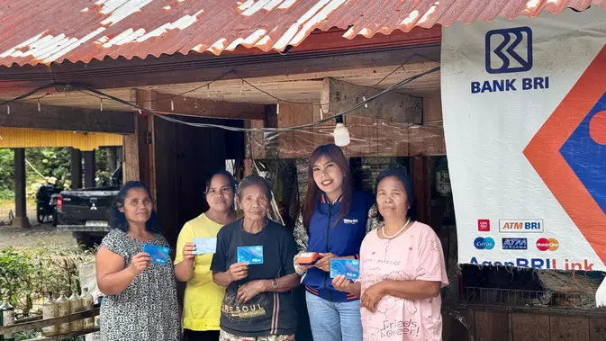 Elce Putri Bontong, seorang Mantri BRI yang bertugas di Unit Bolu, Rantepao, Toraja Utara, Sulawesi Selatan. (Sumber: BRI)