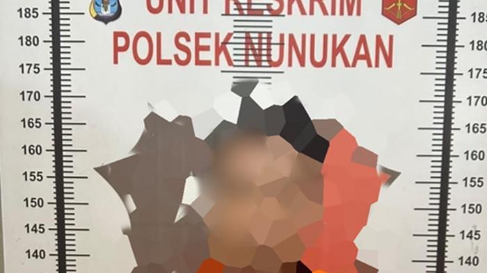 KEKERASAN SEKSUAL - Tampang terduga pelaku kekerasan seksual saat diamankan Polsek Nunukan baru-baru ini. Oknum PPPK paruh waktu di Nunukan ditangkap polisi gegara diduga melakukan kekerasan terhadap anak, update nasibnya kini.  (TribunKaltara.com/Istimewa-Humas Polres Nunukan)