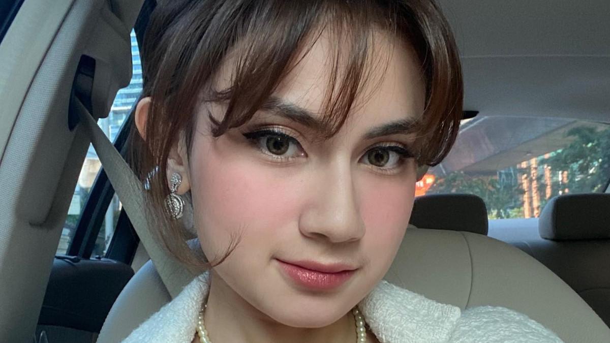 PERCERAIAN ARTIS - Kabar perceraian artis Raisya Bawazier.