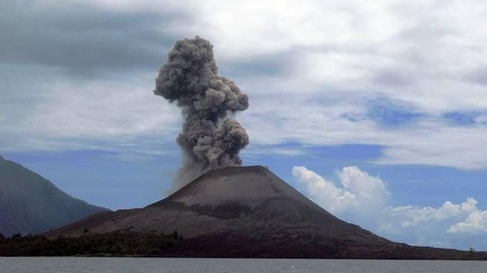 Ilustrasi Gunung Anak Krakatau