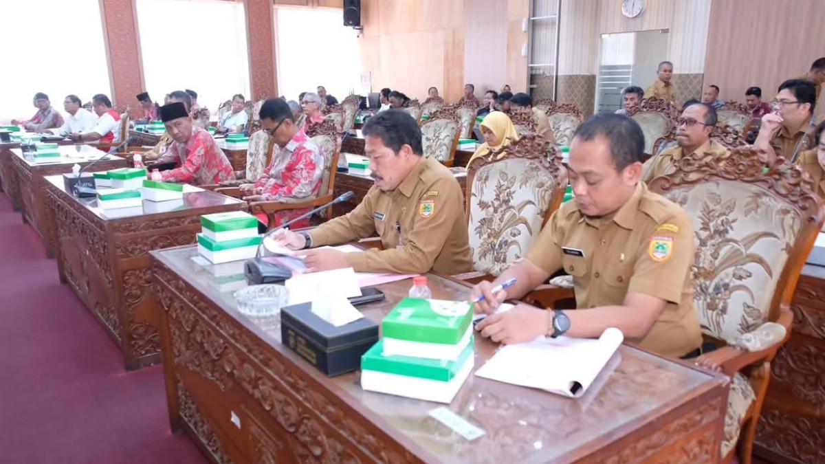 DPRD SUKOHARJO - Komisi I DPRD Kabupaten Sukoharjo menerima audiensi perwakilan Badan Permusyawaratan Desa (BPD) dari sejumlah wilayah yang mempertanyakan kepastian payung hukum pelaksanaan Pemilihan Kepala Desa (Pilkades) serentak yang dijadwalkan berlangsung pada 10 Desember 2026 mendatang.