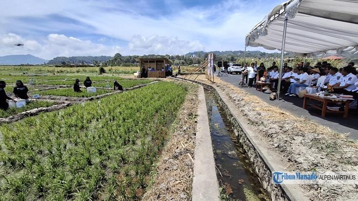 penelitian teknologi intermittent irrigation dan pengambilan sampel gas metana di persawahan Koya 1