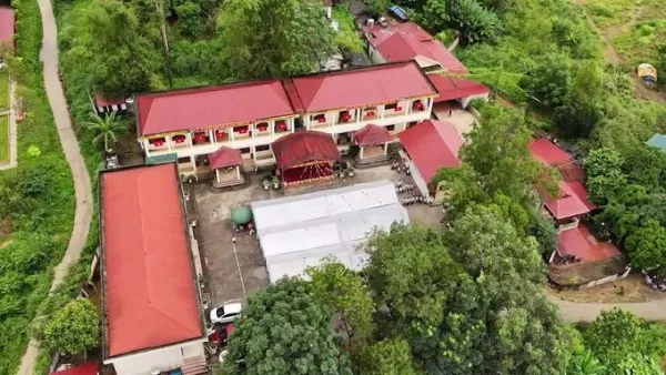 Rapper joins handover of Hope Library in Vietnam's mountainous school