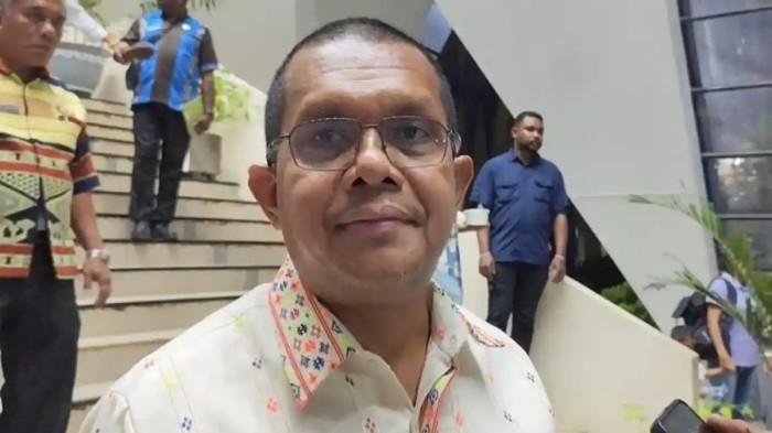 GUBERNUR NTT -- Gubernur NTT Emanuel Melkiades Laka Lena meminta BPBD dan instansi terkait di Pemprov NTT agar segera memberikan dukungan penanganan gempa bumi di Flores Timur, Kamis (9/4/2026). 